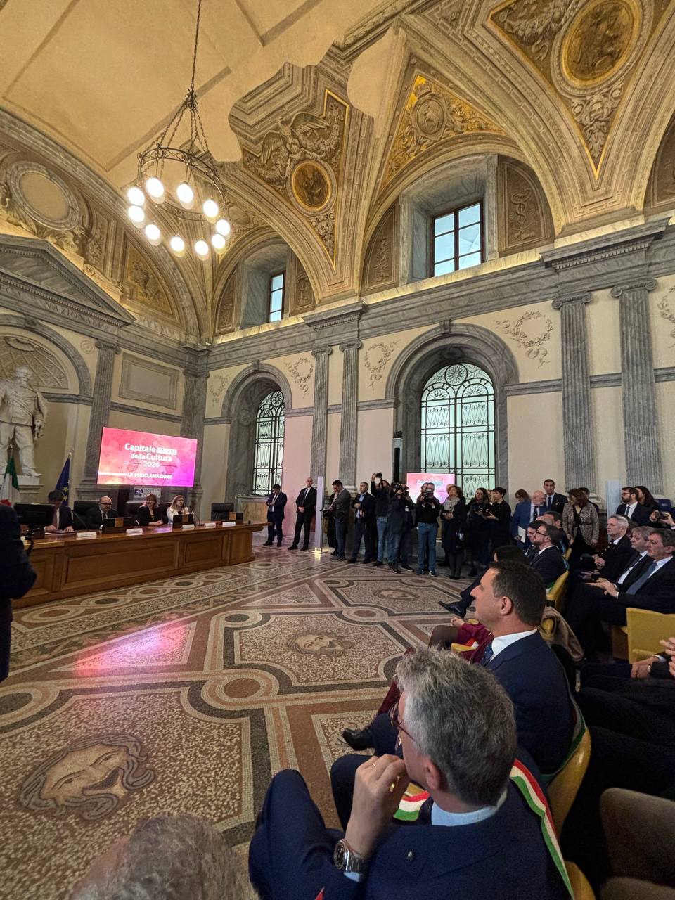 L’AVVENTURA DI GAETA CONTINUA ANCHE DOPO PROCLAMAZIONE DELL’AQUILA, CAPITALE ITALIANA DELLA CULTURA 2026 L’AVVENTURA DI GAETA CONTINUA ANCHE DOPO PROCLAMAZIONE DELL’AQUILA, CAPITALE ITALIANA DELLA CULTURA 2026