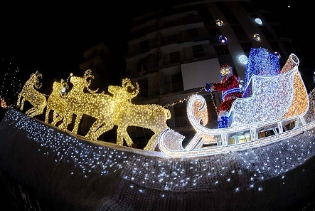 Al via vasta operazione di marketing turistico: pubblicato il bando per Luci di Natale "spettacolari" Al via vasta operazione di marketing turistico: pubblicato il bando per Luci di Natale "spettacolari"