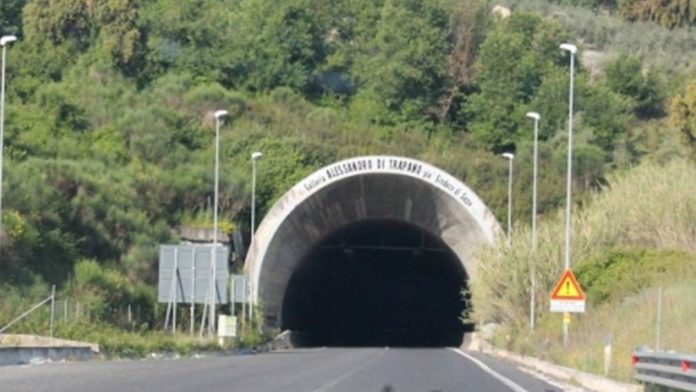 Anas: per lavori di Edistribuzione, limitazioni al transito, in orario notturno, nella galleria Tempio di Giove lungo la SS7 “Appia” in direzione sud Anas: per lavori di Edistribuzione, limitazioni al transito, in orario notturno, nella galleria Tempio di Giove lungo la SS7 “Appia” in direzione sud