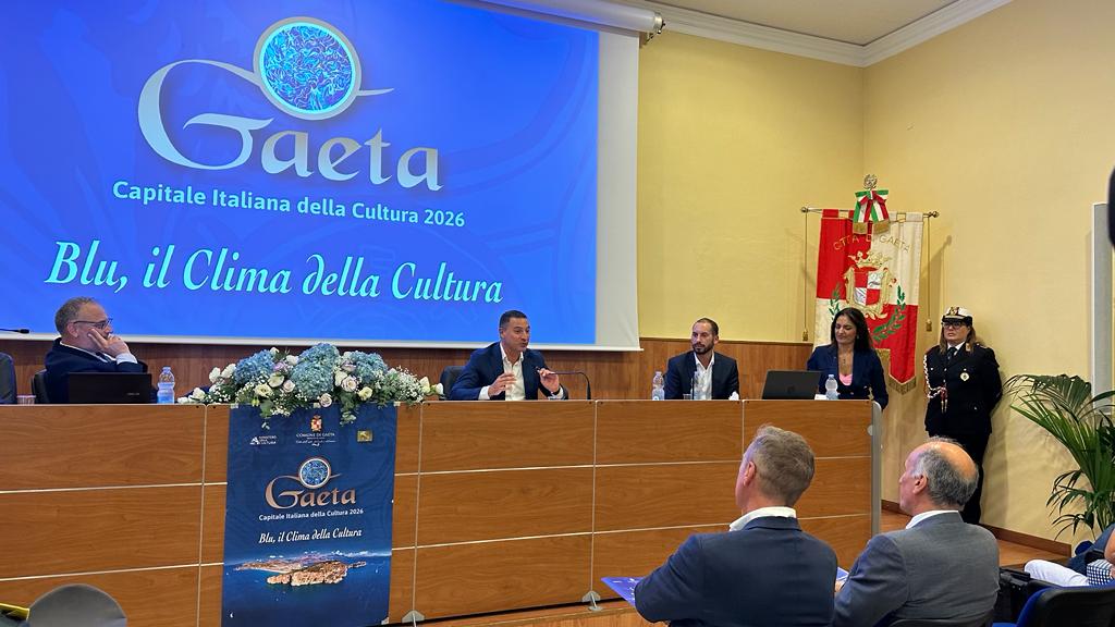 "Blu, il Clima della Cultura": presentato presso la Sala Conferenze di Palazzo De Vio il dossier di candidatura per Gaeta Capitale Italiana della C... "Blu, il Clima della Cultura": presentato presso la Sala Conferenze di Palazzo De Vio il dossier di candidatura per Gaeta Capitale Italiana della C...