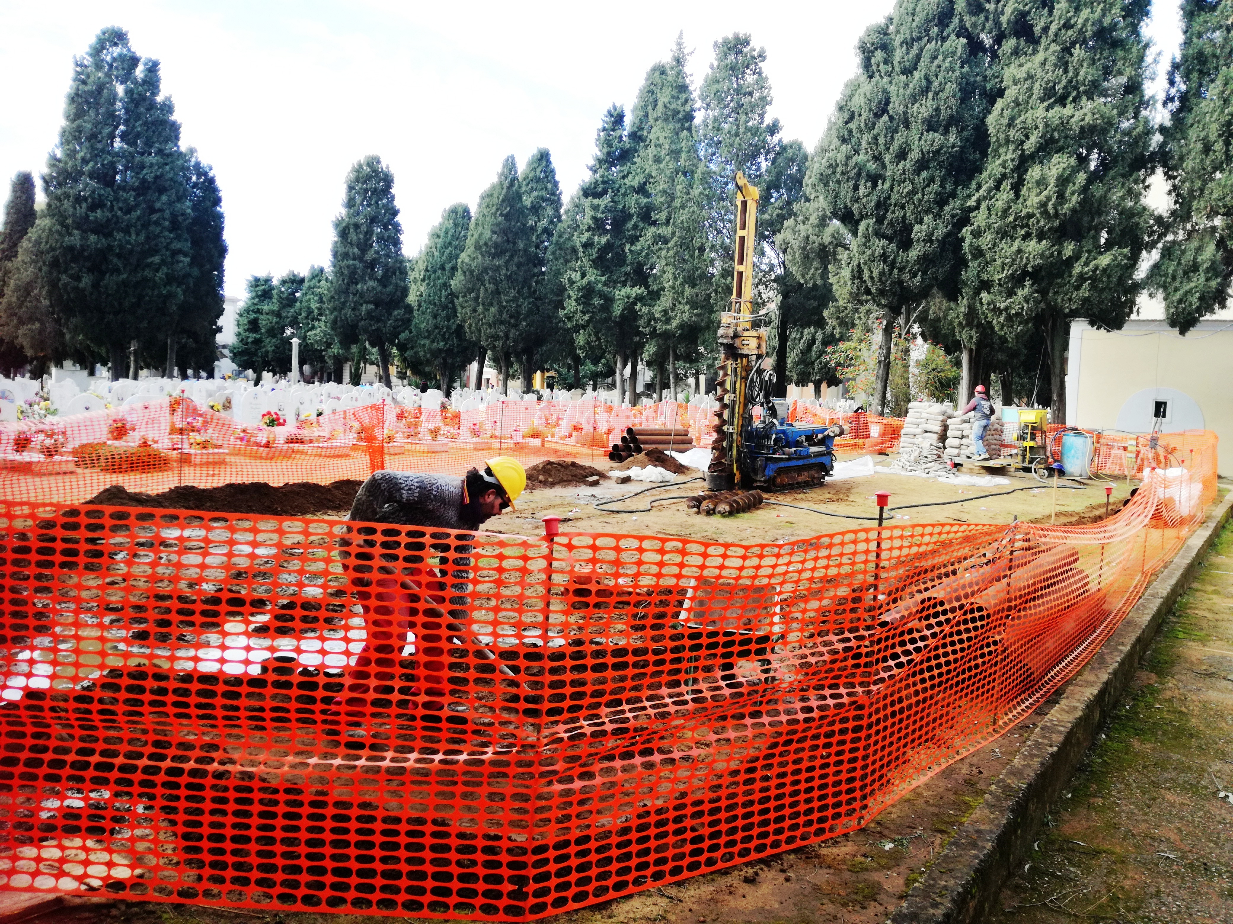 Cimitero: iniziati i lavori di costruzione di 240 nuovi loculi e 70 cellette ossari