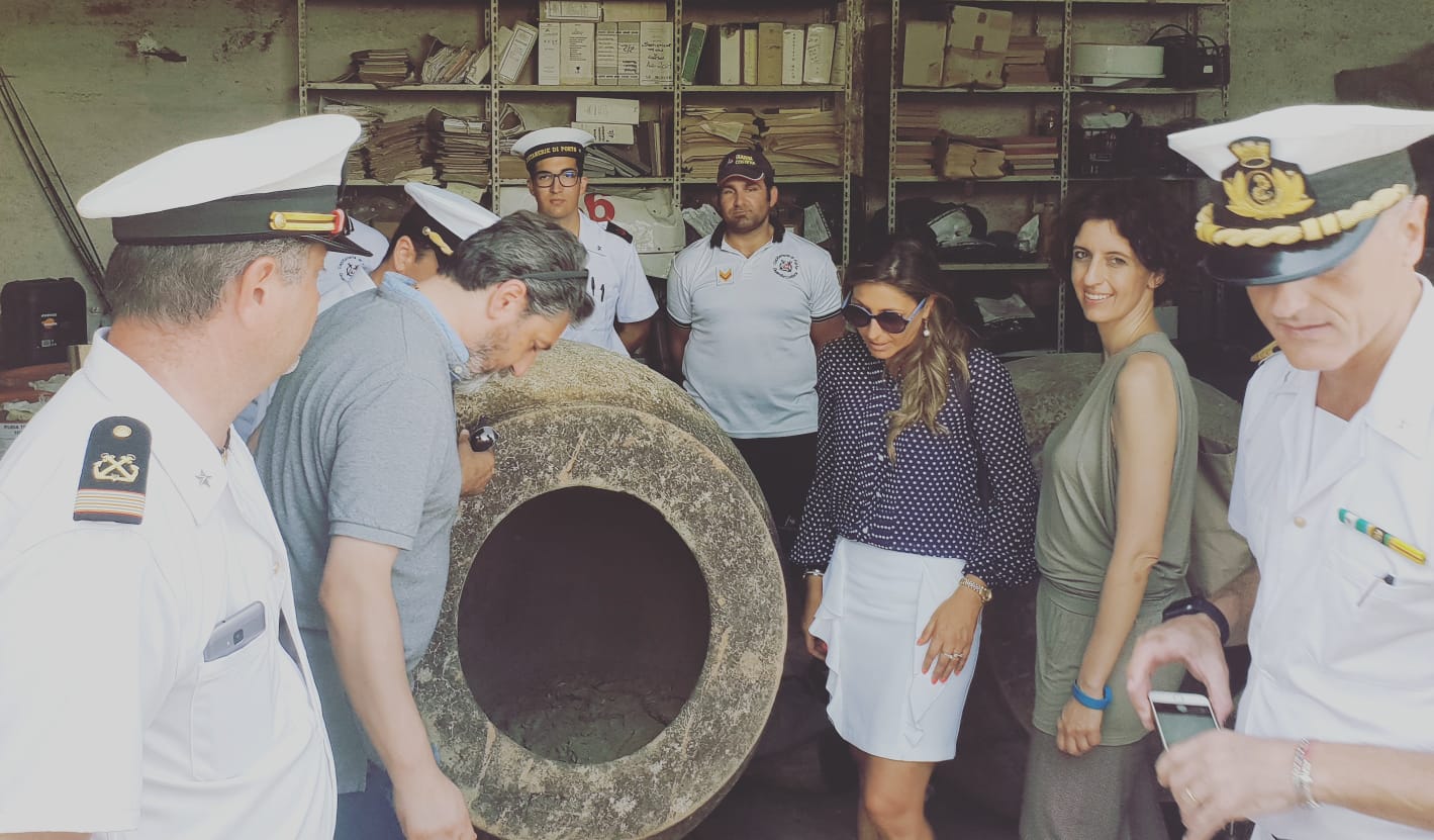 Consegnati dalla Capitaneria di Porto al Comune di Gaeta i Dolia rinvenuti sui fondali del Golfo