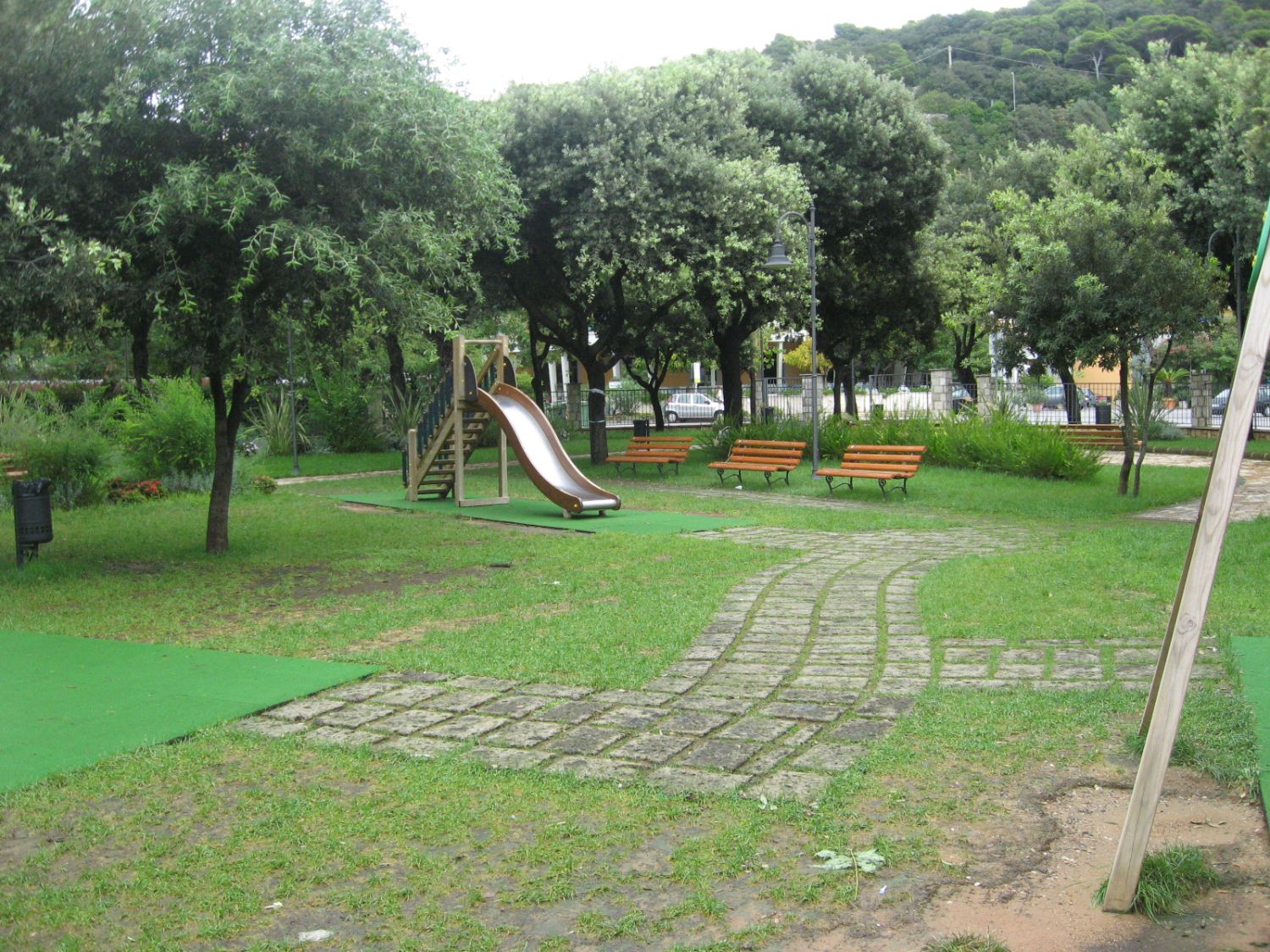 Gaeta aderisce al progetto "Ossigeno": nuovi alberi e arbusti per le ville comunali di Piazza Trieste e Serapo
