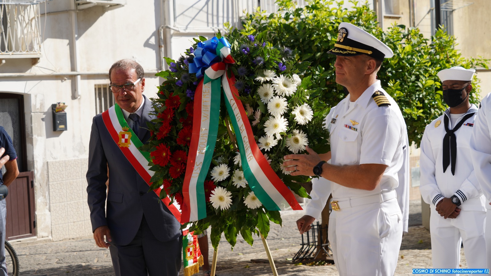 GAETA/AMERICANI E ITALIANI COMMEMORANO IL CAPPELLANO TEN. VINCENT CAPODANNO GAETA/AMERICANI E ITALIANI COMMEMORANO IL CAPPELLANO TEN. VINCENT CAPODANNO