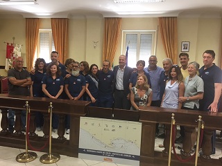 Giubileo del Mare: eccezionale traversata a nuoto nel Golfo per commemorare le vittime del Mare Giubileo del Mare: eccezionale traversata a nuoto nel Golfo per commemorare le vittime del Mare