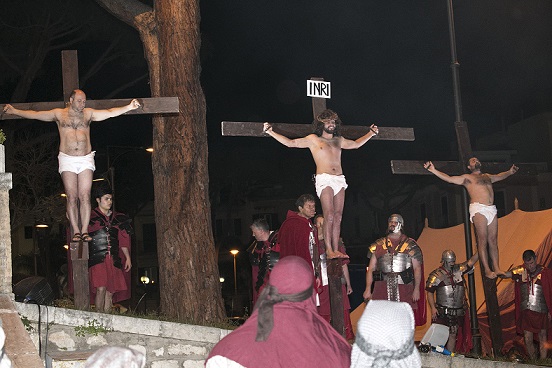 Gli Spaltoni di Monte Orlando ospitano la Sacra Rappresentazione della Vita, Passione e Morte di Gesù di Nazaret 