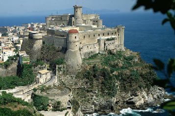Isola ecologica mobile, operativa da oggi fino al 31 agosto Isola ecologica mobile, operativa da oggi fino al 31 agosto