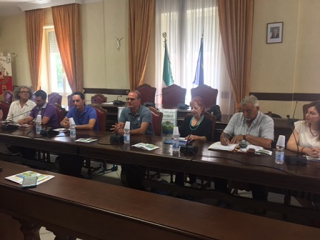 Passioni e Camminanti.... l'estate nei borghi delle città del Golfo e delle Isole Ponziane Passioni e Camminanti.... l'estate nei borghi delle città del Golfo e delle Isole Ponziane