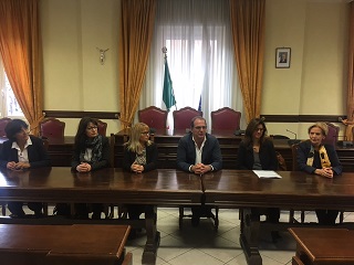 Progetto "Giovani, incontri, Identità": Studenti del Fermi di Gaeta ospitano liceali bosniaci di Banja Luka, il primo passo verso un gemellaggio e... Progetto "Giovani, incontri, Identità": Studenti del Fermi di Gaeta ospitano liceali bosniaci di Banja Luka, il primo passo verso un gemellaggio e...