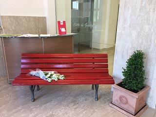 Progetto Panchina Rossa: presentato "Ombre sotto il letto" di Arianna Crocco Progetto Panchina Rossa: presentato "Ombre sotto il letto" di Arianna Crocco