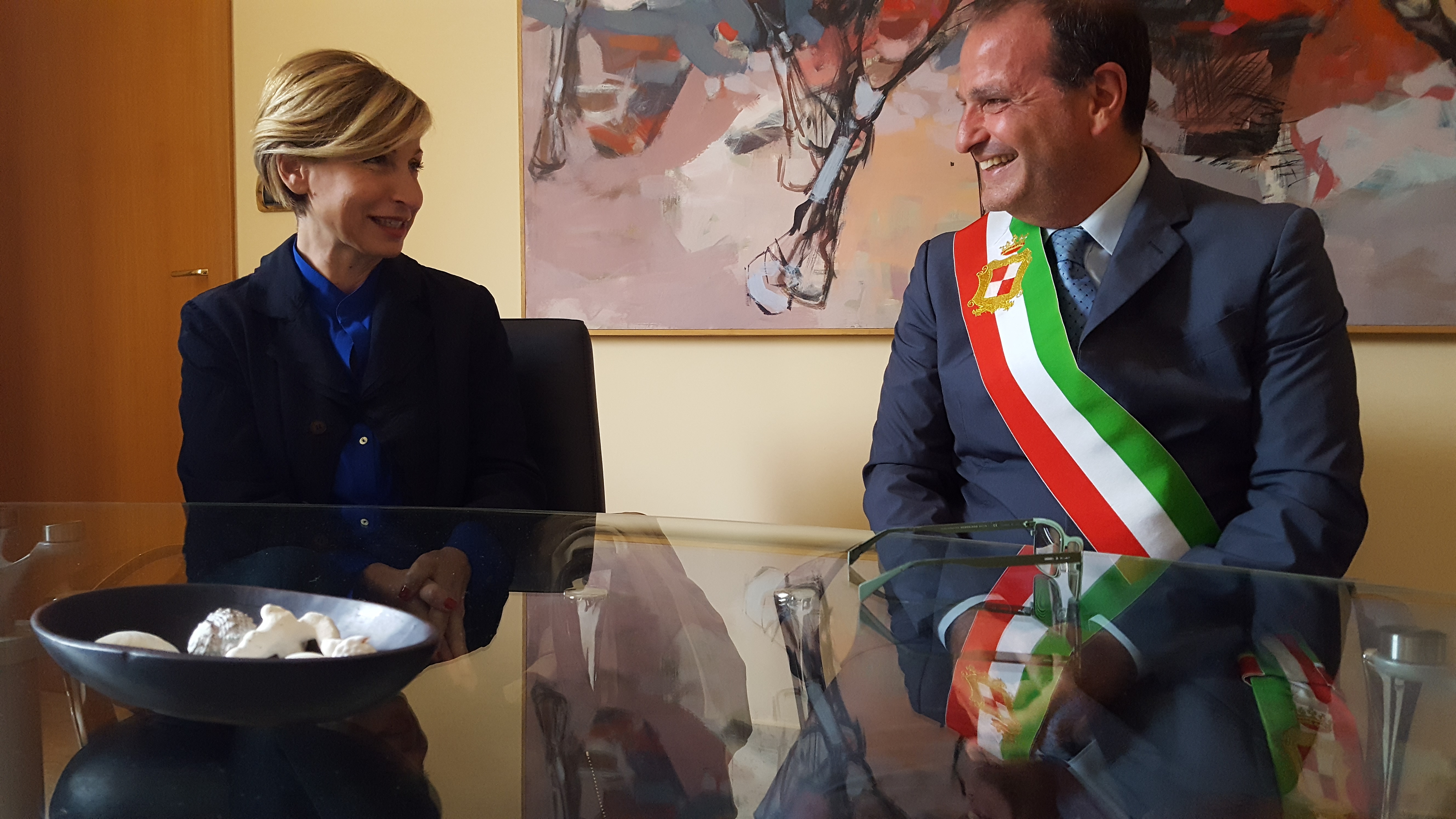 Sindaco Mitrano accoglie Sottosegretario Bianchi alla Gran Guardia